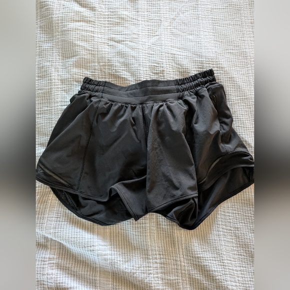 Lululemon Hotty Hot Low-Rise Lined Short 4" - Picture 2 of 6